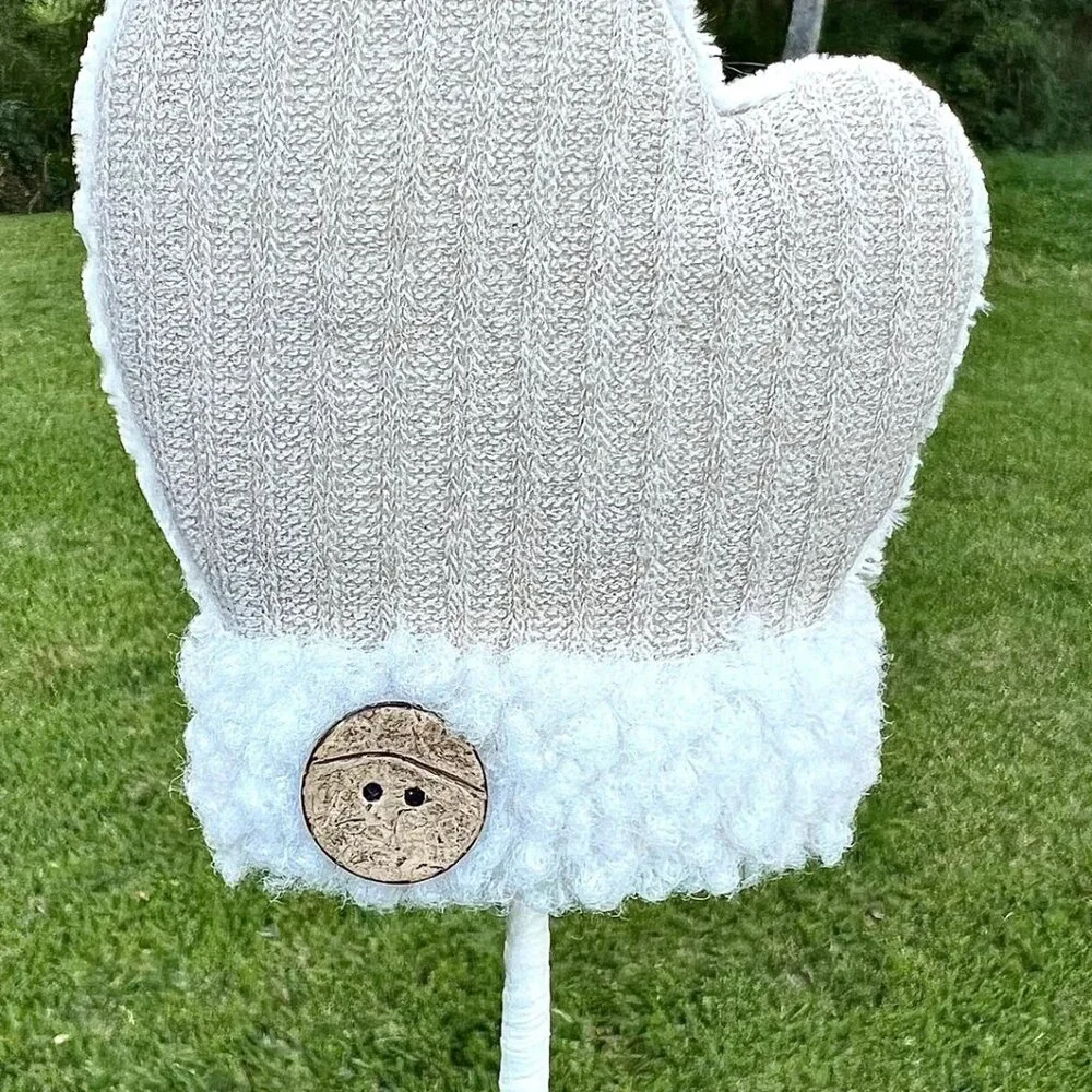 26 inch Winter Chalet Mitten Spray Christmas Wreath Accent Centerpiece Decor